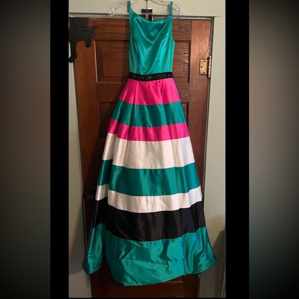 Sherri Hill formal dress